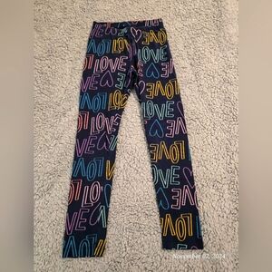 Cat & Jack leggings,  "Love" print, Girls size 6, pre-loved in good condition